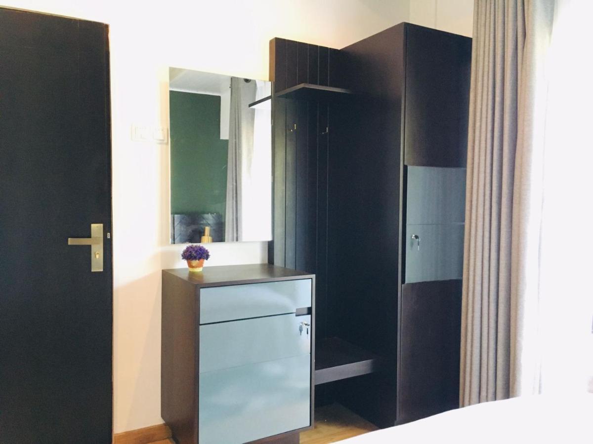 נוארה אליה The Greens Luxury Apartment מראה חיצוני תמונה